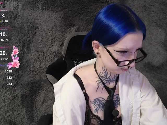 видео YoungAlice1