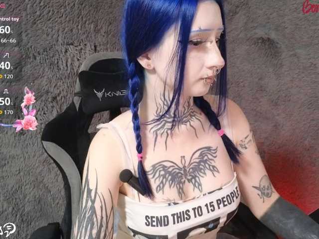 YoungAlice1 live cam on BongaCams
