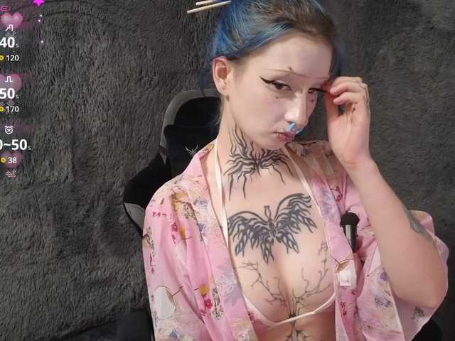 YoungAlice1 live webcam show