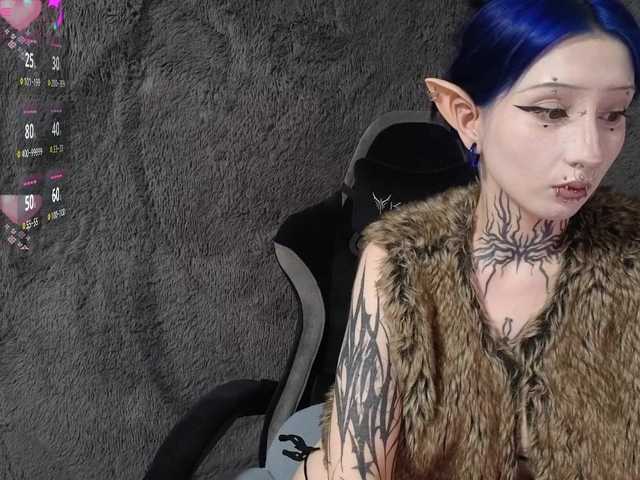 YoungAlice1 live cam on BongaCams