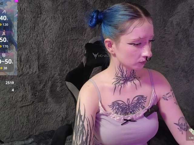 YoungAlice1 live cam on BongaCams