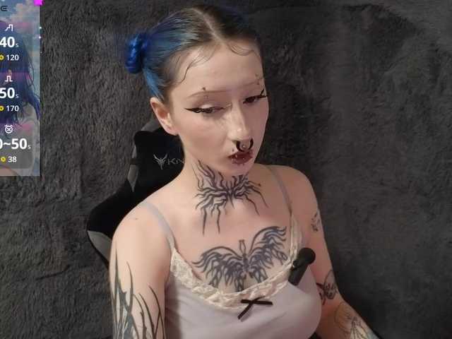YoungAlice1 live cam on BongaCams