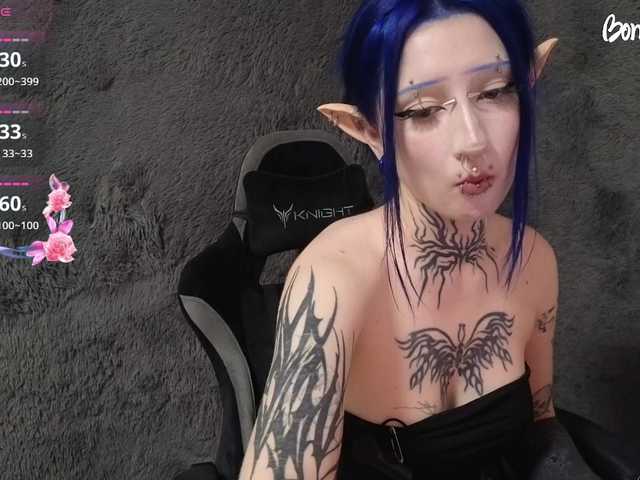 YoungAlice1 live cam on BongaCams