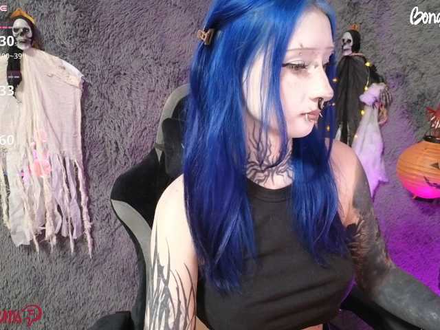 YoungAlice1 live cam on BongaCams