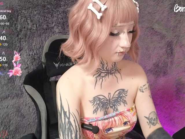 YoungAlice1 live cam on BongaCams