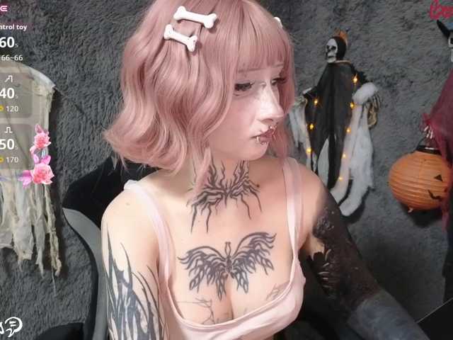 YoungAlice1 live cam on BongaCams