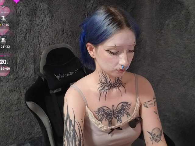 YoungAlice1 live webcam show