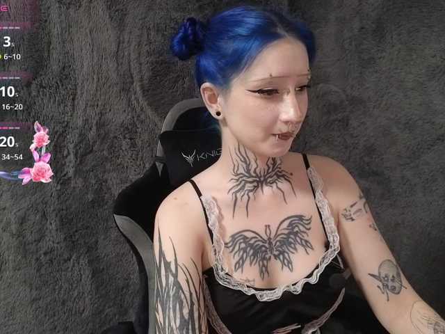 YoungAlice1 live cam on BongaCams