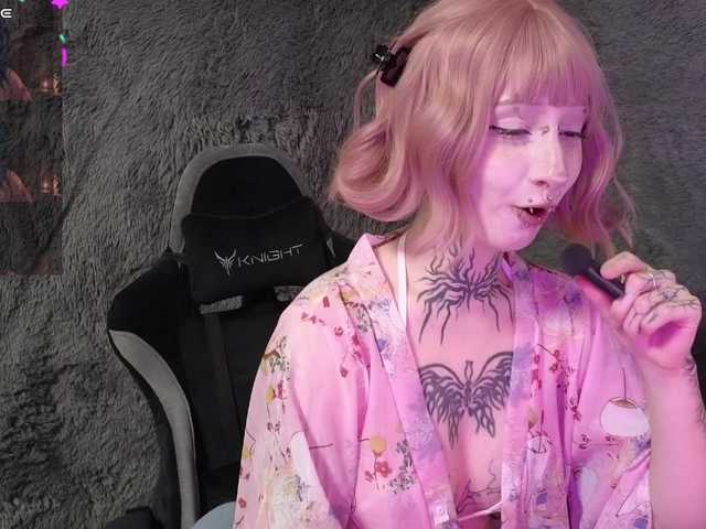 YoungAlice1 live cam on BongaCams