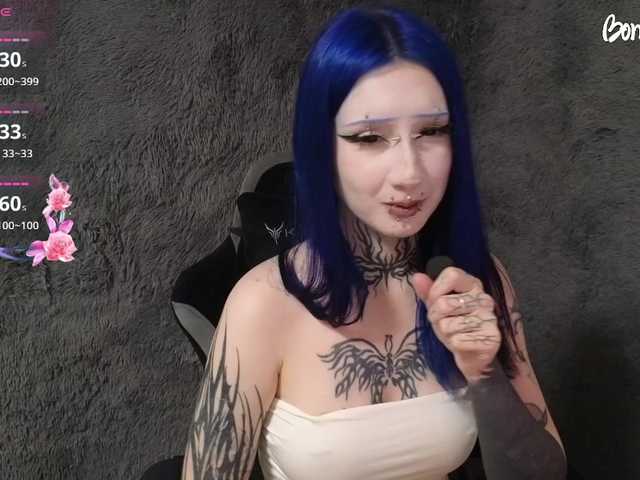 YoungAlice1 live cam on BongaCams