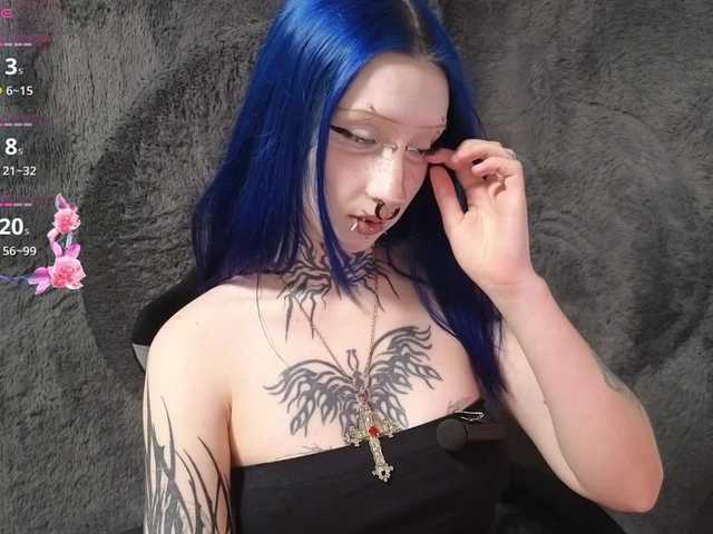 YoungAlice1 live cam on BongaCams