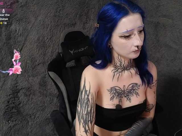YoungAlice1 live cam on BongaCams
