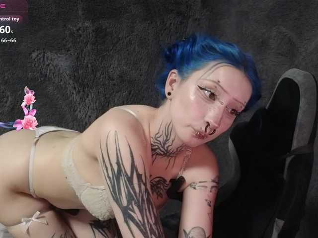 YoungAlice1