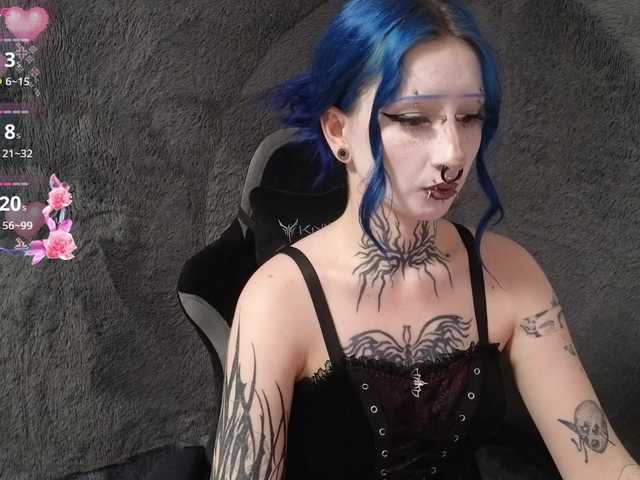 YoungAlice1 live cam on BongaCams
