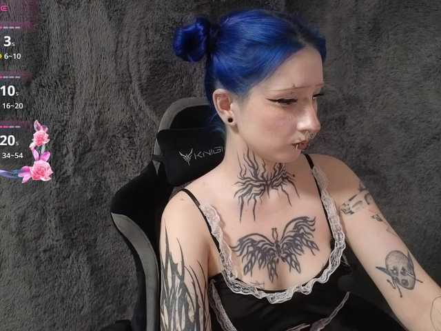 YoungAlice1 live cam on BongaCams