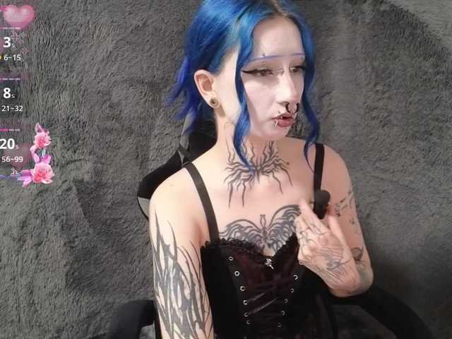 YoungAlice1 live cam on BongaCams