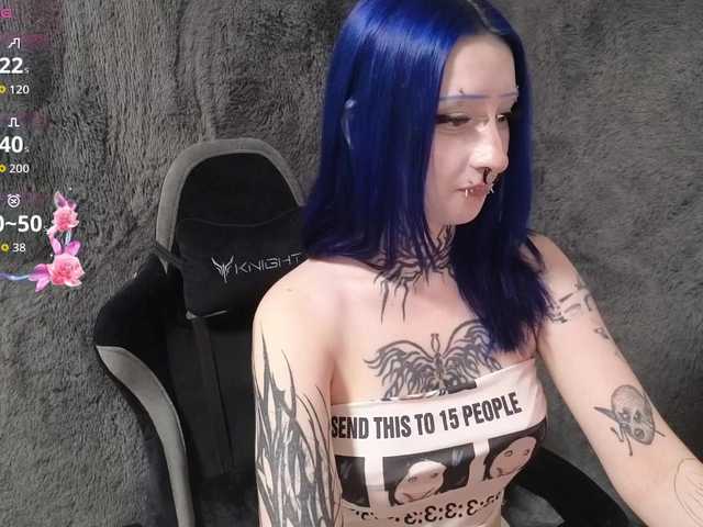 YoungAlice1 live cam on BongaCams