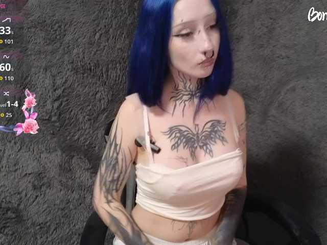 YoungAlice1 live cam on BongaCams
