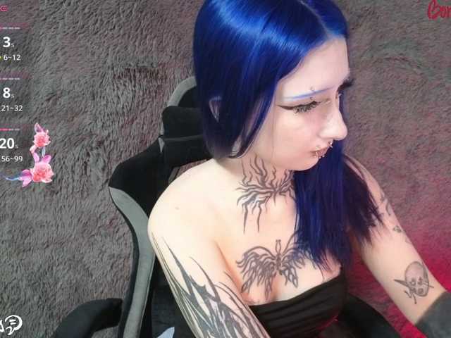 YoungAlice1, en directo ahora en BongaCams