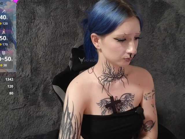 YoungAlice1 live cam on BongaCams