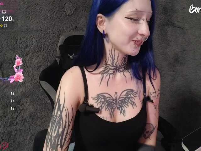 YoungAlice1 live cam on BongaCams