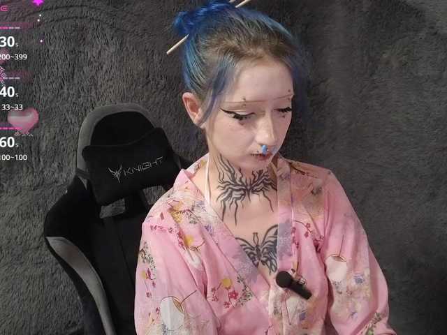 YoungAlice1 live webcam show