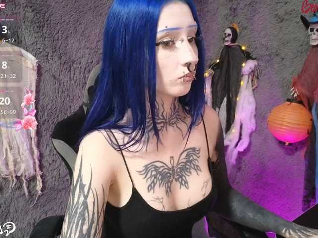 YoungAlice1 live cam on BongaCams