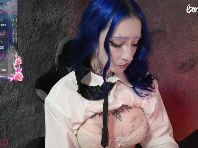 YoungAlice1 live cam on BongaCams
