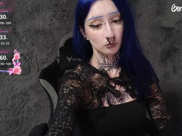 YoungAlice1 live cam on BongaCams