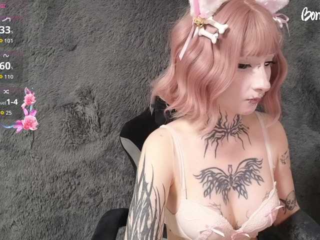 YoungAlice1 live cam on BongaCams