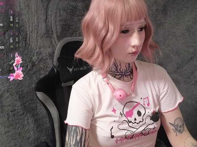 YoungAlice1 live cam on BongaCams