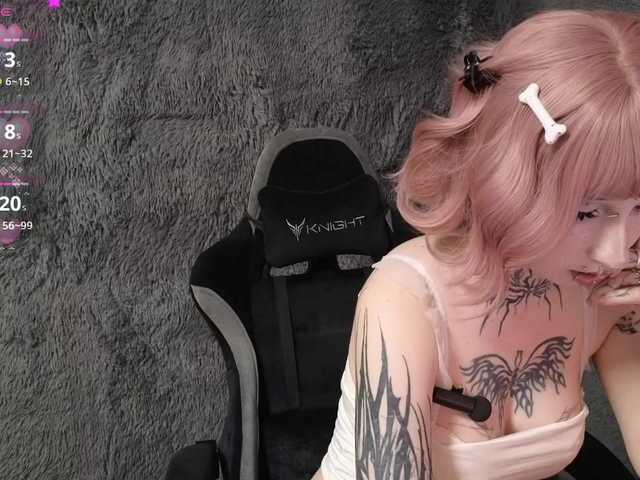 YoungAlice1 live cam on BongaCams
