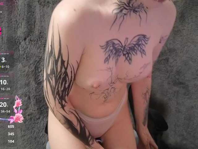 YoungAlice1 live cam on BongaCams