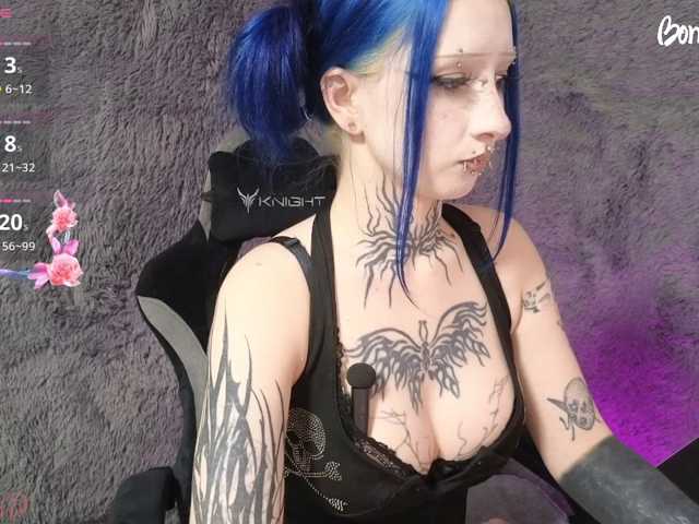 YoungAlice1 live cam on BongaCams