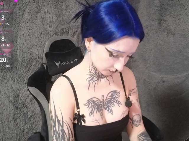 YoungAlice1 live cam on BongaCams