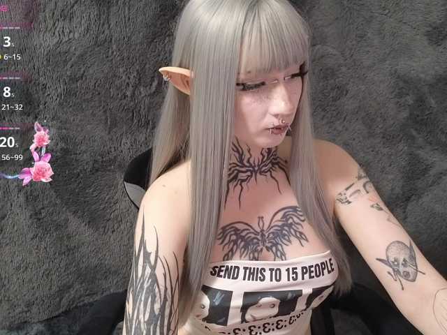 YoungAlice1 live cam on BongaCams
