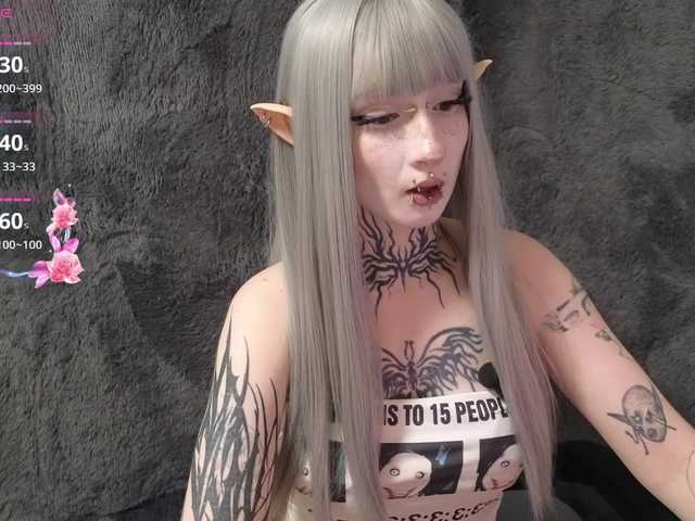 YoungAlice1 live cam on BongaCams