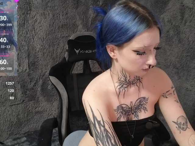 YoungAlice1 live cam on BongaCams