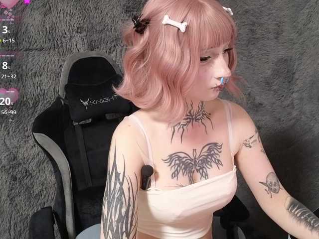 YoungAlice1 live cam on BongaCams