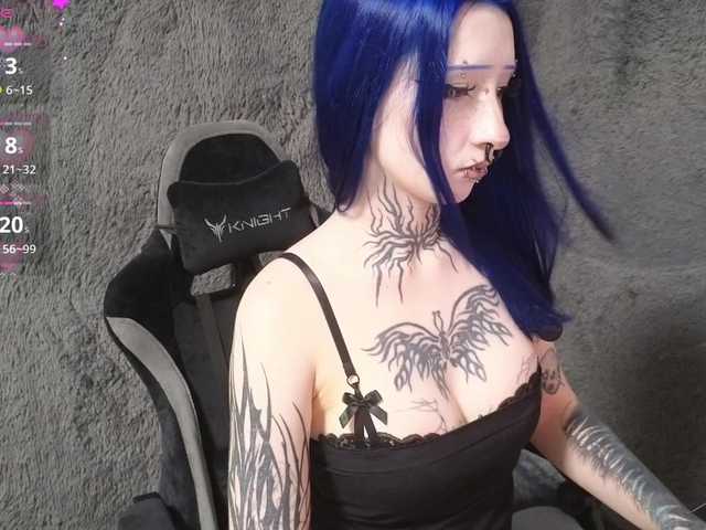 YoungAlice1 live cam on BongaCams