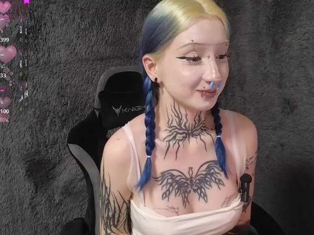 YoungAlice1 live cam on BongaCams