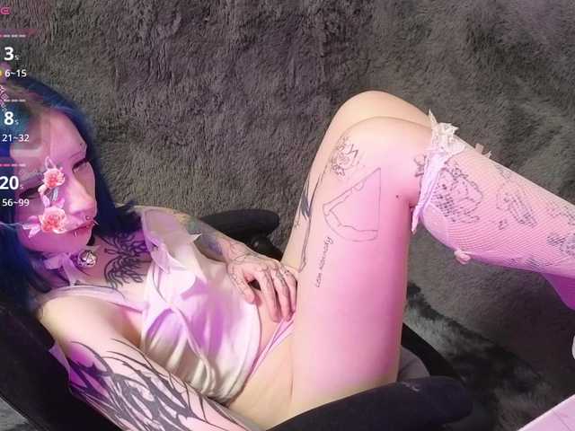 YoungAlice1 live cam on BongaCams