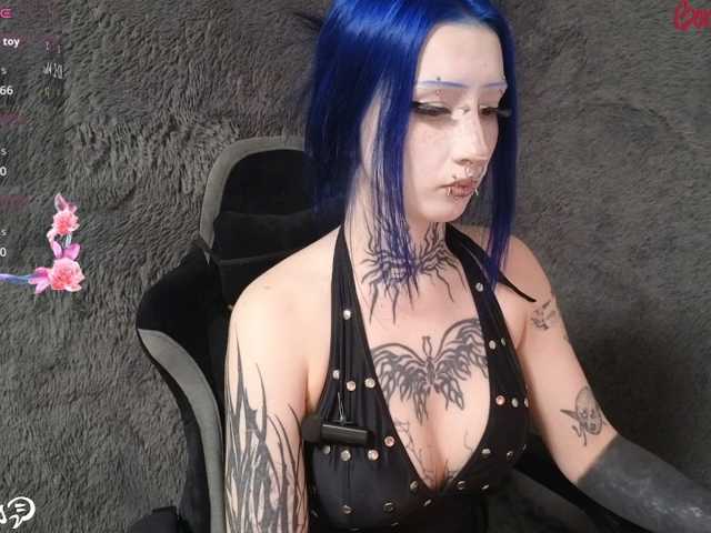 YoungAlice1 live cam on BongaCams