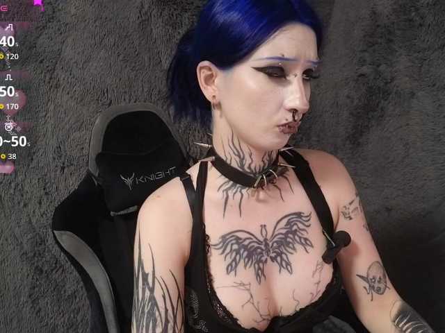 YoungAlice1 live cam on BongaCams
