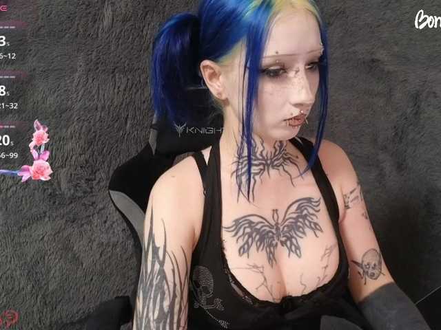 YoungAlice1 live cam on BongaCams