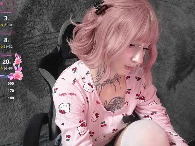 YoungAlice1 live cam on BongaCams