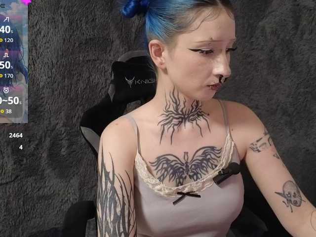YoungAlice1 live cam on BongaCams