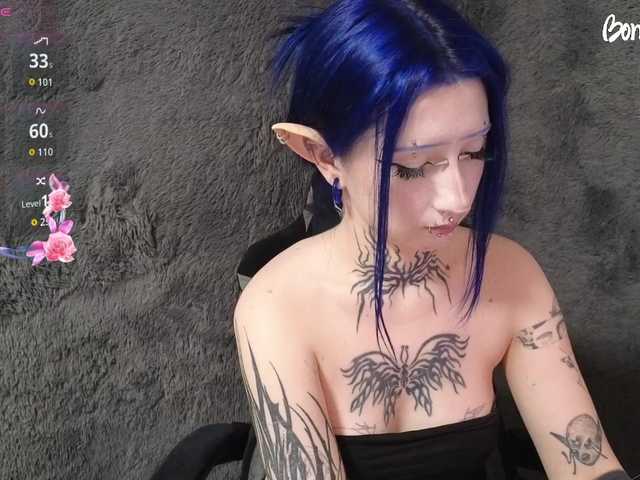 YoungAlice1 live cam on BongaCams
