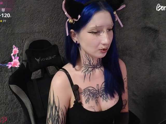 YoungAlice1 live cam on BongaCams