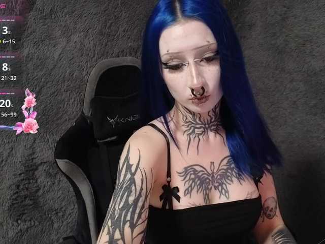 YoungAlice1 live cam on BongaCams